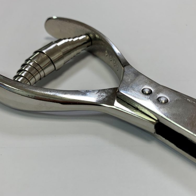 Pinza Troqueladora para inspección