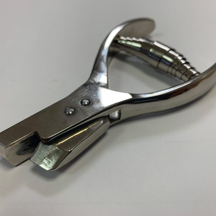 Pinza Troqueladora para inspección